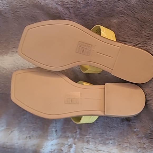Dolce Vita Sandals NWOT Size 7.5 - Picture 3 of 4